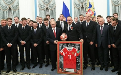 Вручение наград российским футболистам вызвало громкий скандал