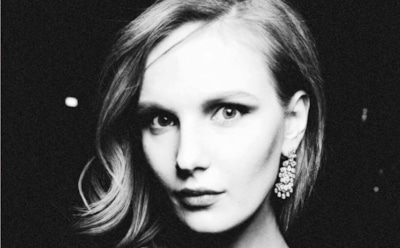 Бывшая девушка Табакова показала округлившийся живот в фотосессии в стиле "ню"