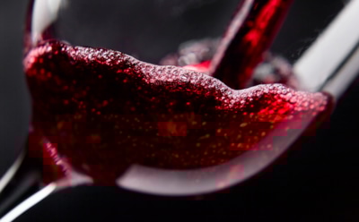 Ученые назвали алкогольный напиток, предотвращающий рак