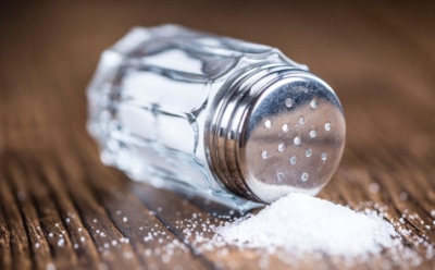 Ученые развеяли миф об опасности соли для сердца