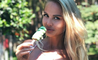 Мария Погребняк показала точеную фигуру верхом на единороге