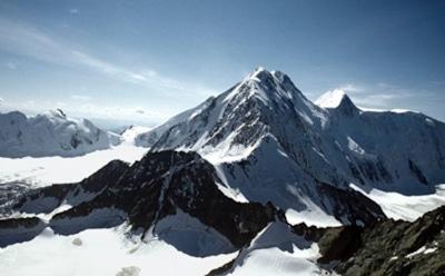 Туристы без снаряжения терпят бедствие в горах Алтая