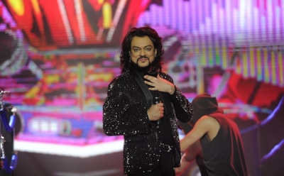 Киркоров устроил эротическое шоу на сцене с поклонницей