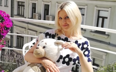 Певица Натали показала стройную фигуру в бикини