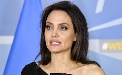 Анджелина Джоли попала в психбольницу