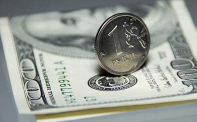 Курс доллара к рублю превысил отметку в 68 руб впервые с апреля 2016 года