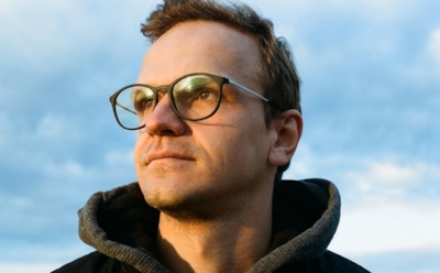 Новый клип видеоблогера Дмитрия Ларина «взорвал» Интернет