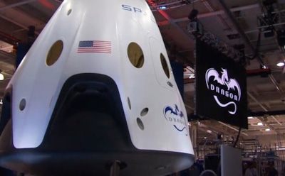 Илон Маск собрался отправить человека в космос