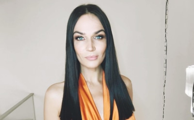 Водонаева разбила голову и чуть не сорвалась с крыши, снимая фото для книги