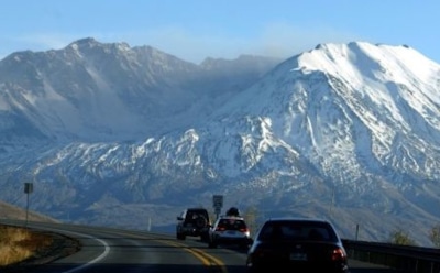 Американец застрял на вулкане и неделю питался пчелами