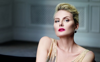 "Почему такой серьезный?": 7 знаменитостей, не улыбающихся на фото