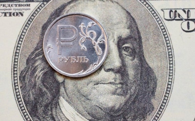 Курс доллара к рублю стабильно растет