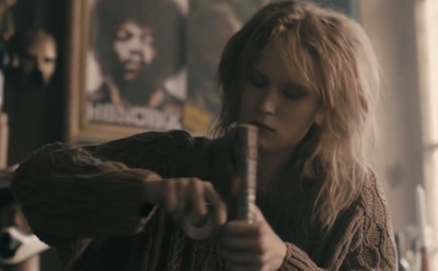 Певица Монеточка примерила образ Данилы Багрова из «Брата»