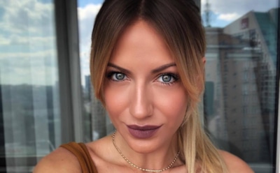 Леся Никитюк взбудоражила сексуальными изгибами в бикини