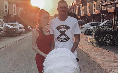 Тарасов поделился трогательными кадрами с крещения дочери