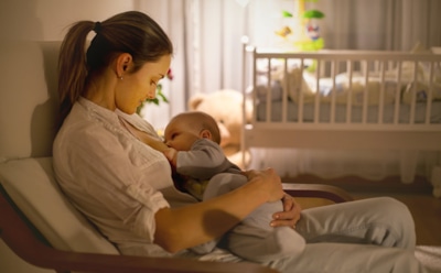 Врачи выяснили, чем кормление грудью полезно для матерей