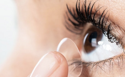 Ученые: контактные линзы отравляют Мировой океан