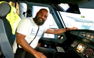 Чемпион Франции по боксу предотвратил захват самолета