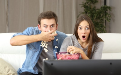 Ученые: из-за телевизора люди реже занимаются сексом