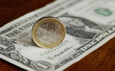 Курс доллара стабилизировался после вступления в силу санкций