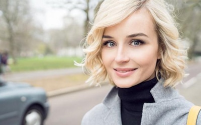 Полина Гагарина с веслом впечатлила стройными ногами