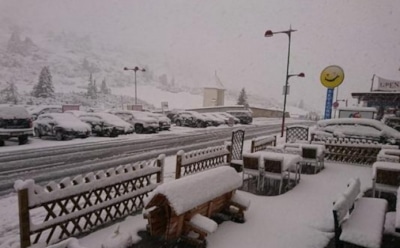 В разгар туристического сезона в Турции выпал снег