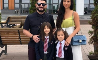 "Учиться, учиться, учиться!": 10 звезд, которые повели детей в школу