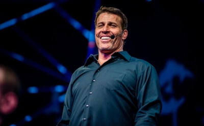 В России семинар Тони Роббинса назвали «лохотроном»