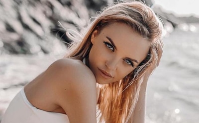 Милана Кержакова избавилась от депрессии и показала стройную фигуру на пляже