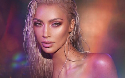 Ким Кардашьян похвасталась фигурой в аппетитном бикини