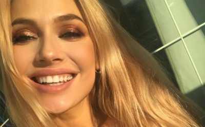 «Топлю за Конора»: Рудова высунула язык и показала сексуальную фигуру в бикини