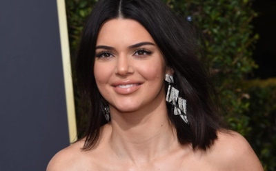 Кендалл Дженнер удивила смелым платьем в Парижской опере