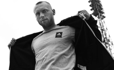 Денис Глушаков разводится с женой после ее измены