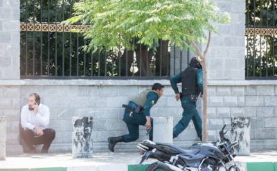 СМИ: в Иране на военном параде устроили теракт