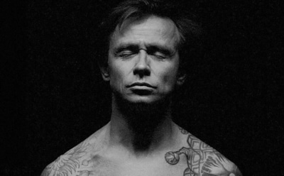 Дельфин стал жертвой КГБ в новом черно-белом клипе