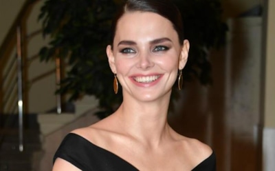 Елизавета Боярская показала округлившийся живот на фото