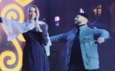 Анастасия Решетова в хиджабе спела с Тимати на празднике в Грозном