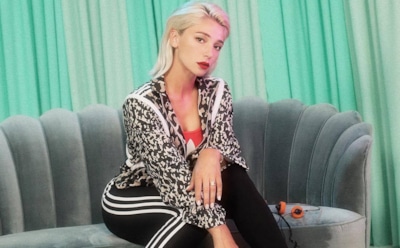 Настя Ивлеева похвасталась идеальной фигурой в ванной