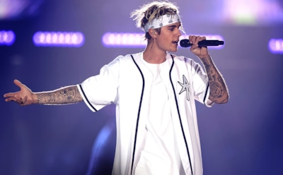 Друзья Джастина Бибера считают его свадьбу результатом нервного срыва