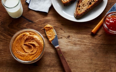 Диетологи рассказали о пользе арахисового масла