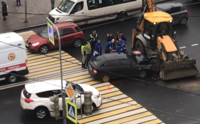 СМИ: музыкант Стас Барецкий врезался в трактор в Петербурге