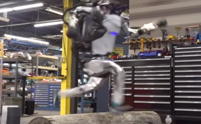 Робота Boston Dynamics научили прыгать и бегать по лестнице