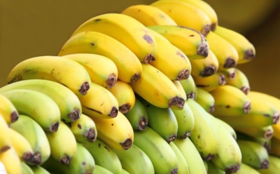 Диетологи: бананы избавят от жира на животе