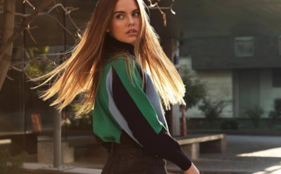 Дарья Клюкина снялась верхом на огромной черепахе