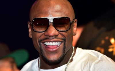 Боксер Флойд Мейвезер дебютирует в MMA