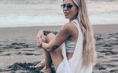 Риту Дакоту засняли на Бали с гематомами на ногах