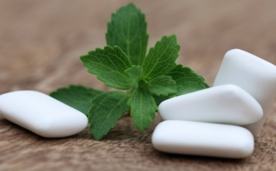 Ученые: жевательная резинка опасна для желудка