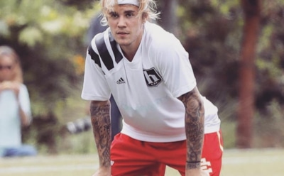 СМИ: бывшие соседи засудили Джастина Бибера за бросание яйцами