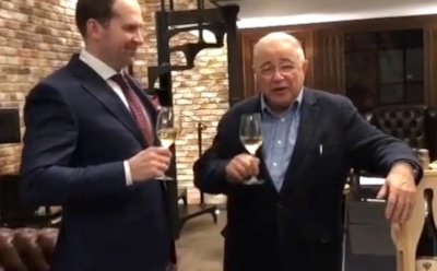 Петросян сообщил впечатления о разводе, отметив событие шампанским