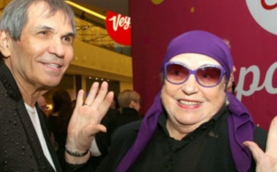 Музыканты «На-На» поздравили Алибасова и Федосееву-Шукшину со свадьбой